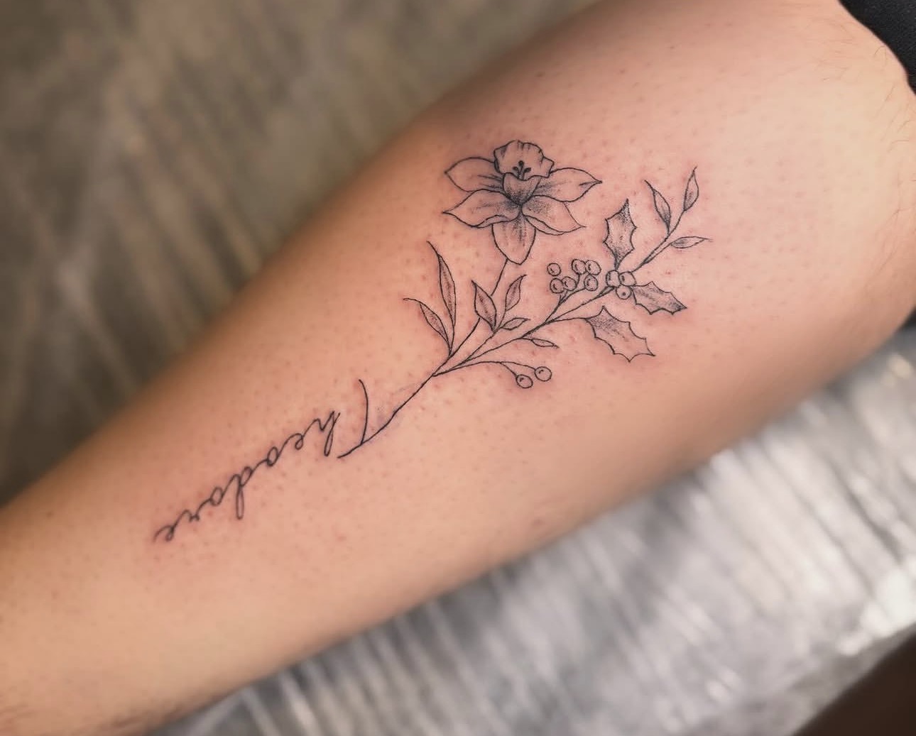 Daffodil Bouquet with Cursive Name